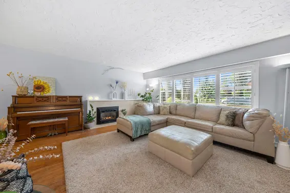 3020 Thorncliffe Drive, North Vancouver For Sale - image 3