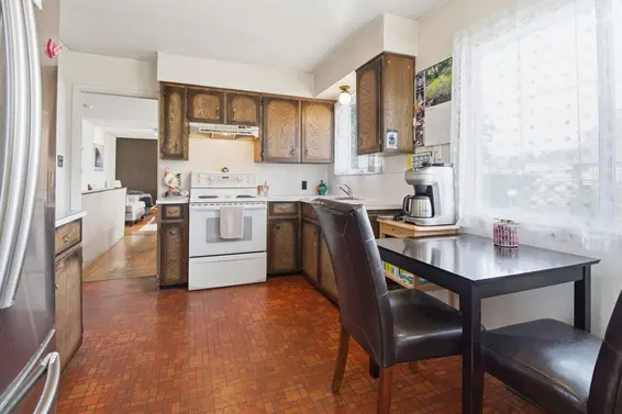 407 East 13th Street, North Vancouver For Sale - image 3