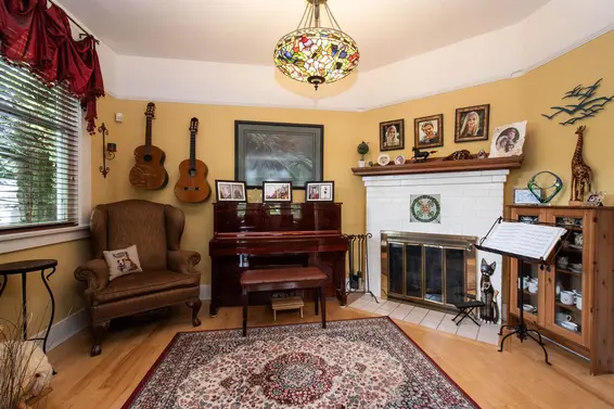 1560 Macgowan Avenue, North Vancouver For Sale - image 10