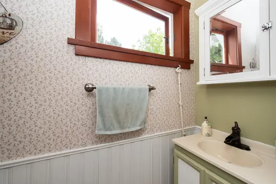 1560 Macgowan Avenue, North Vancouver For Sale - image 23