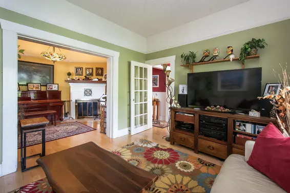 1560 Macgowan Avenue, North Vancouver For Sale - image 9