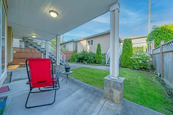2052 Westview Drive, North Vancouver For Sale - image 17