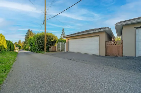 2052 Westview Drive, North Vancouver For Sale - image 18