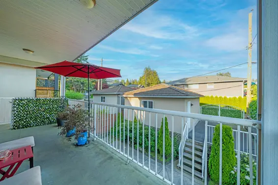 2052 Westview Drive, North Vancouver For Sale - image 7