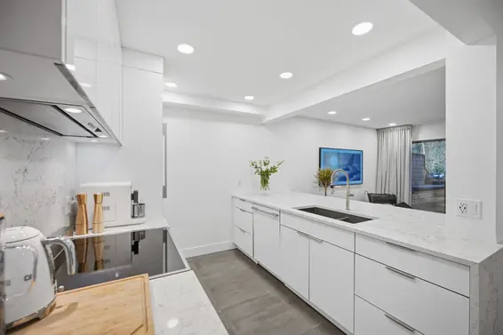 3321 Mountain Highway, North Vancouver