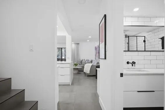 3321 Mountain Highway, North Vancouver For Sale - image 10