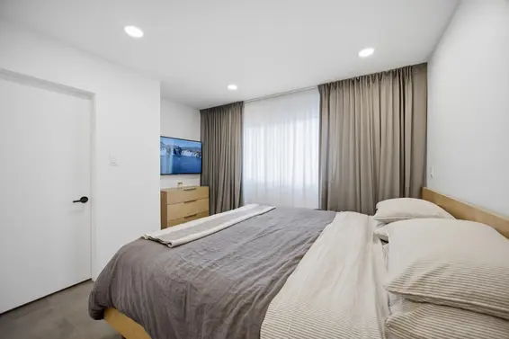 3321 Mountain Highway, North Vancouver For Sale - image 27