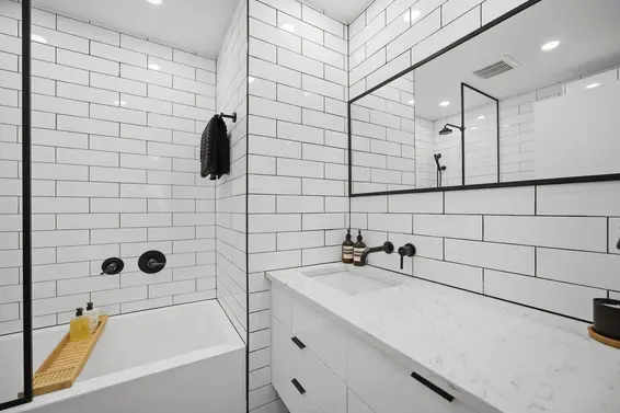 3321 Mountain Highway, North Vancouver For Sale - image 29