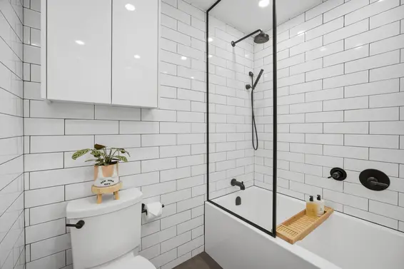 3321 Mountain Highway, North Vancouver For Sale - image 30