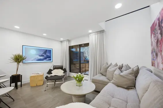 3321 Mountain Highway, North Vancouver For Sale - image 6