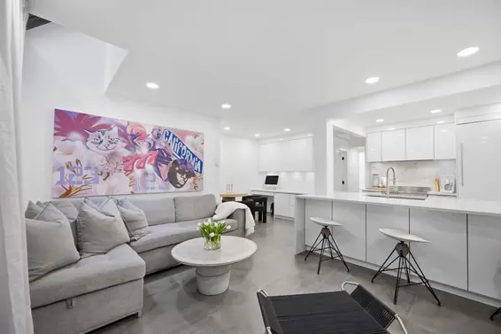 3321 Mountain Highway, North Vancouver For Sale - image 8