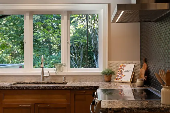 3845 Southridge Avenue, West Vancouver For Sale - image 10