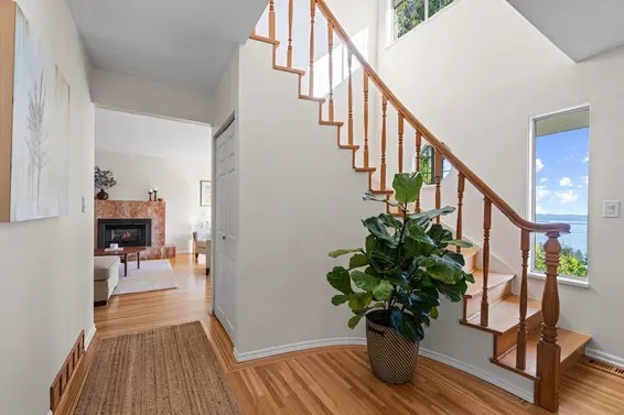 3845 Southridge Avenue, West Vancouver For Sale - image 16