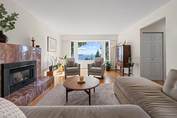 3845 Southridge Avenue, West Vancouver For Sale - image 2