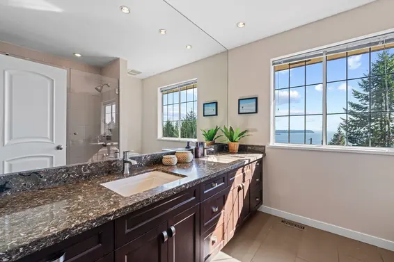 3845 Southridge Avenue, West Vancouver For Sale - image 23