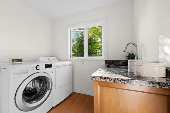 3845 Southridge Avenue, West Vancouver For Sale - image 25