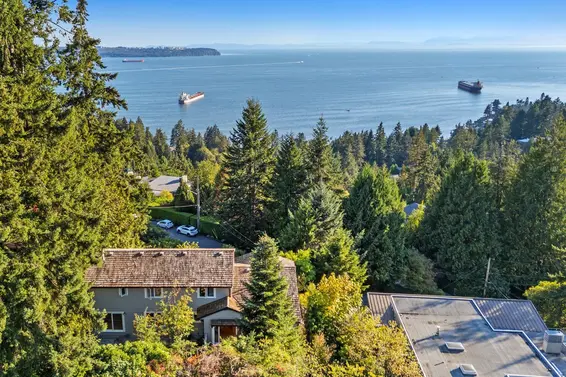 3845 Southridge Avenue, West Vancouver For Sale - image 27