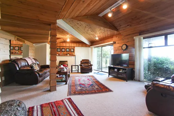 3803 Bayridge Avenue, West Vancouver For Sale - image 12