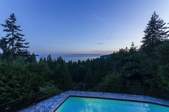 3803 Bayridge Avenue, West Vancouver For Sale - image 18