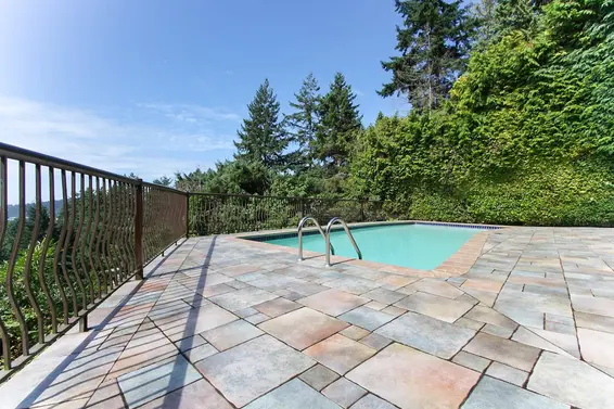 3803 Bayridge Avenue, West Vancouver For Sale - image 19