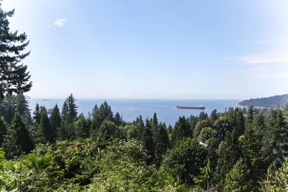 3803 Bayridge Avenue, West Vancouver For Sale - image 3