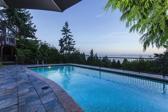 3803 Bayridge Avenue, West Vancouver For Sale - image 4