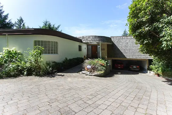 3803 Bayridge Avenue, West Vancouver For Sale - image 5