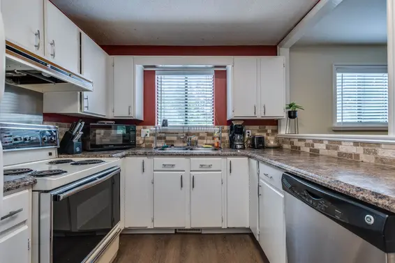 591 Riverside Drive, North Vancouver For Sale - image 12
