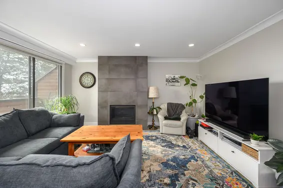 3201 Lonsdale Avenue, North Vancouver For Sale - image 2