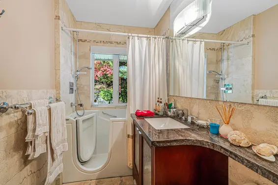 230 Onslow Place, West Vancouver For Sale - image 24