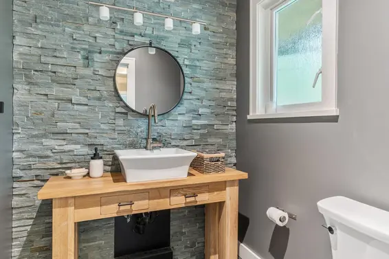 3760 Bayridge Avenue, West Vancouver For Sale - image 14