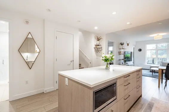 109 733 East 3rd Street, North Vancouver For Sale - image 11