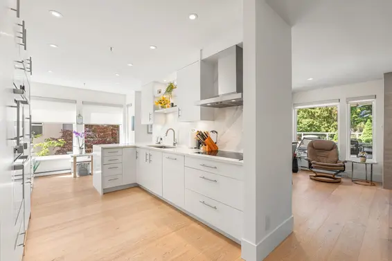 4 2425 Edgemont Boulevard, North Vancouver For Sale - image 12