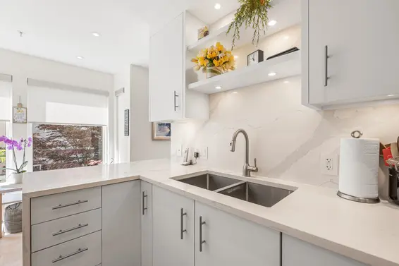 4 2425 Edgemont Boulevard, North Vancouver For Sale - image 13