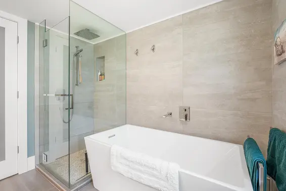 4 2425 Edgemont Boulevard, North Vancouver For Sale - image 25