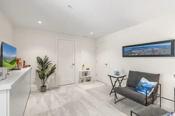 4 2425 Edgemont Boulevard, North Vancouver For Sale - image 29