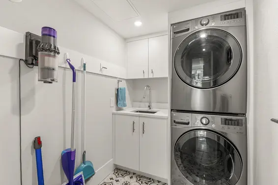 4 2425 Edgemont Boulevard, North Vancouver For Sale - image 31