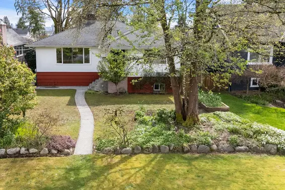 753 East 9th Street, North Vancouver For Sale - image 2