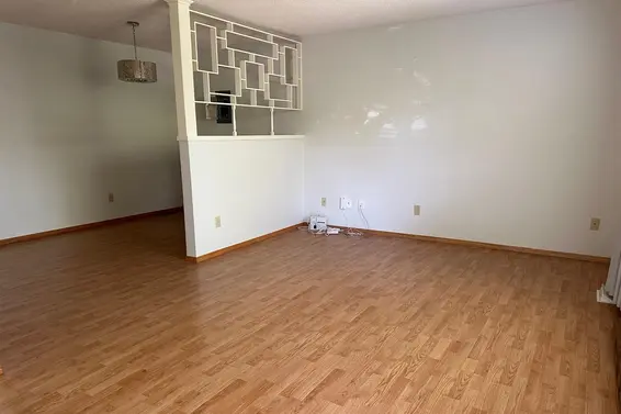 442 East 16th Street, North Vancouver For Sale - image 2