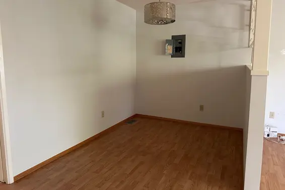 442 East 16th Street, North Vancouver For Sale - image 3
