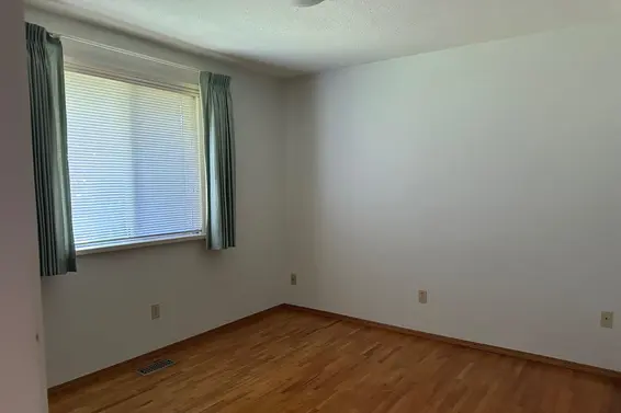 442 East 16th Street, North Vancouver For Sale - image 6