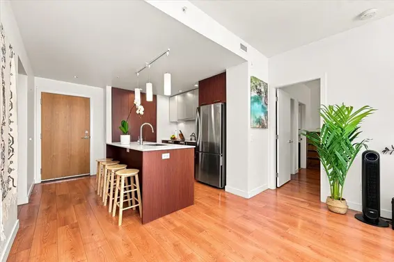 3 221 East 3 Street, North Vancouver For Sale - image 11