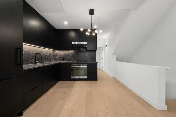 122 650 East 2nd Street, North Vancouver For Sale - image 11