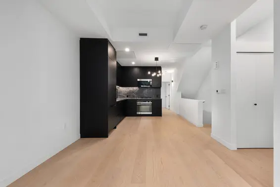 122 650 East 2nd Street, North Vancouver For Sale - image 13