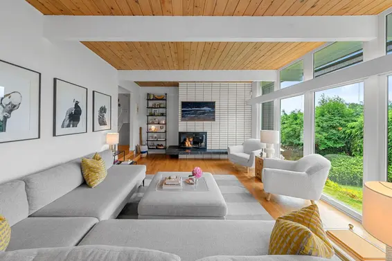 3455 Calder Avenue, North Vancouver