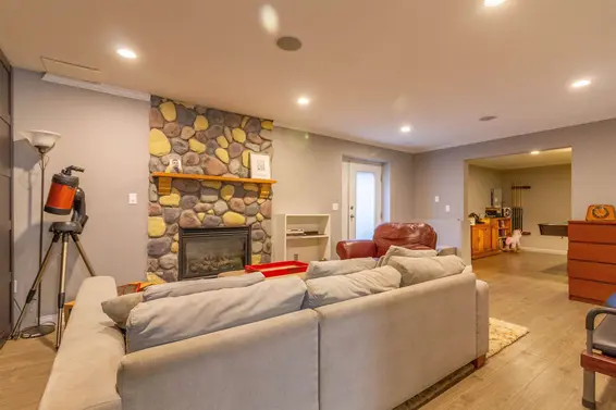 358 East 14th Street, North Vancouver For Sale - image 27