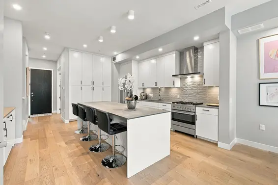 4682 Capilano Road, North Vancouver For Sale - image 9