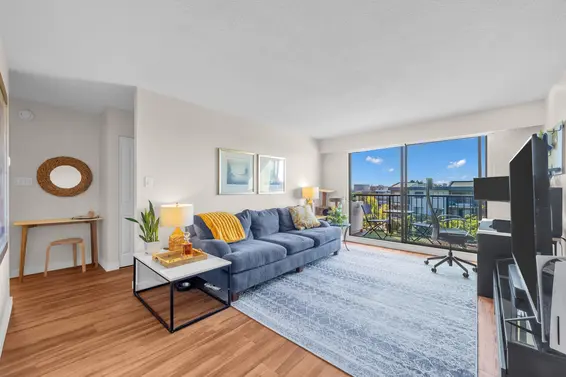 205 252 West 2nd Street, North Vancouver For Sale - image 3