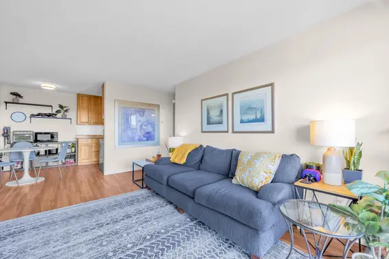 205 252 West 2nd Street, North Vancouver For Sale - image 8