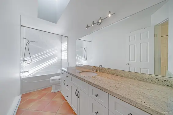 1072 Clements Avenue, North Vancouver For Sale - image 18